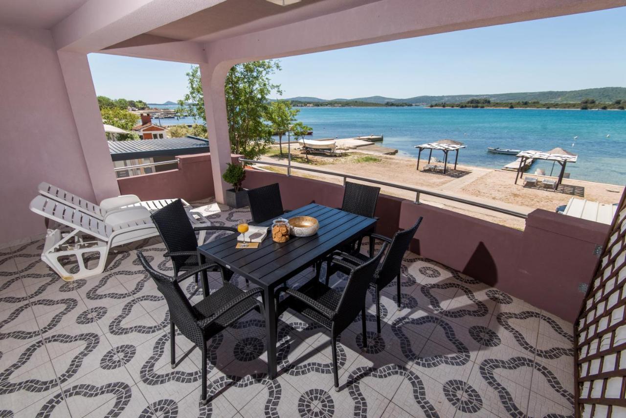 Euroholiday Apartments Турань Экстерьер фото