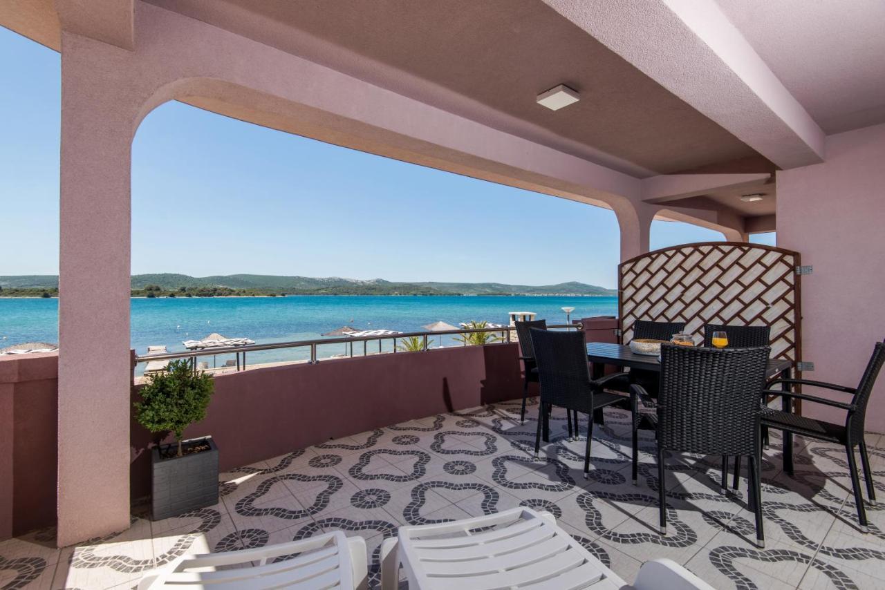 Euroholiday Apartments Турань Экстерьер фото