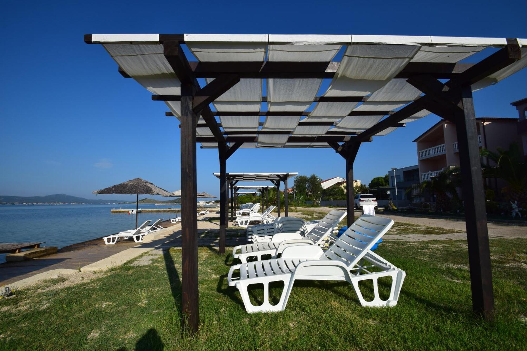 Euroholiday Apartments Турань Экстерьер фото