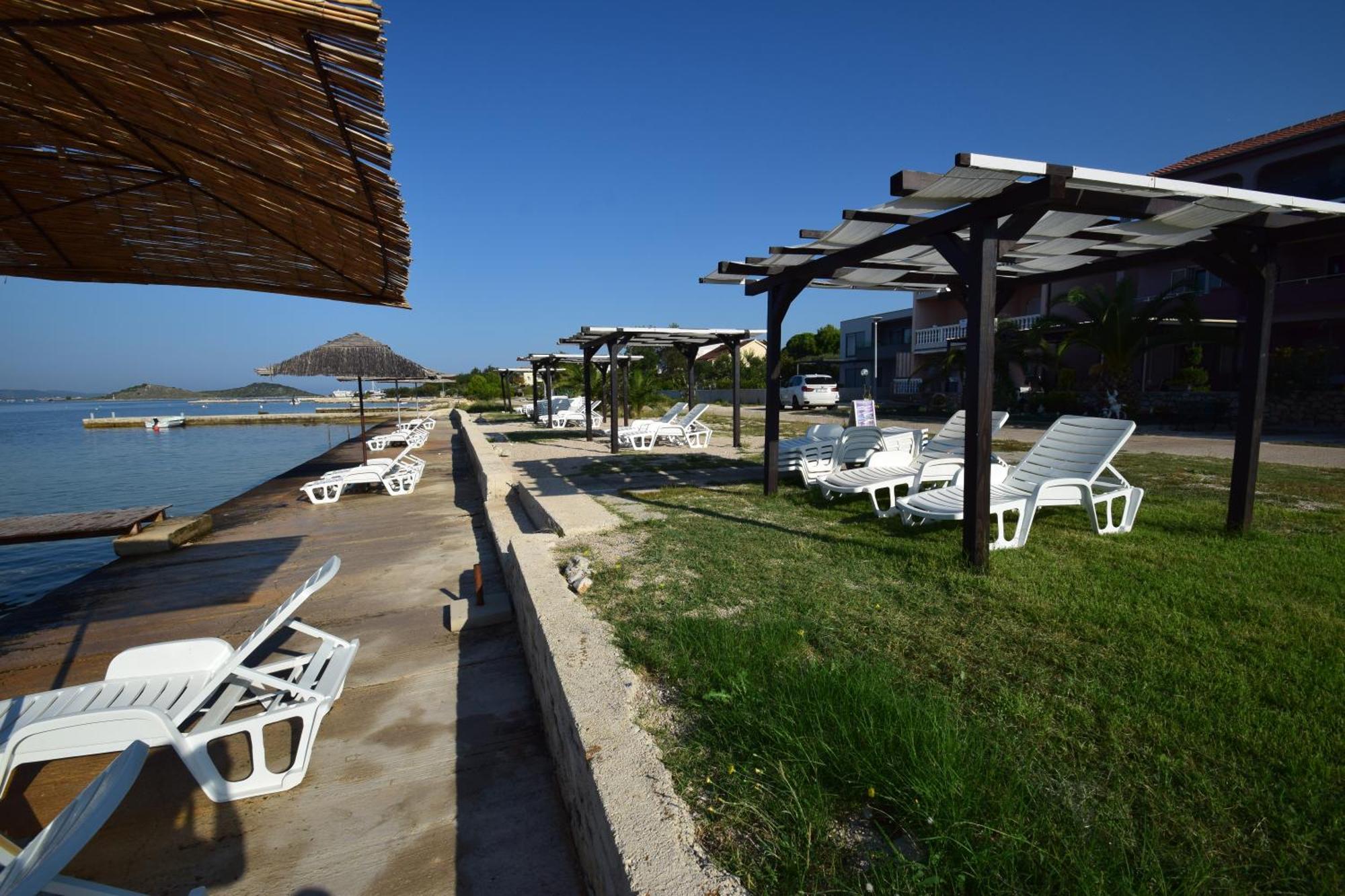 Euroholiday Apartments Турань Экстерьер фото