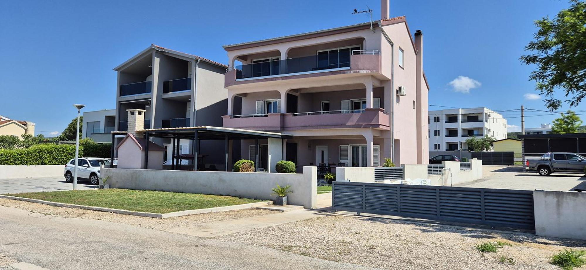 Euroholiday Apartments Турань Экстерьер фото